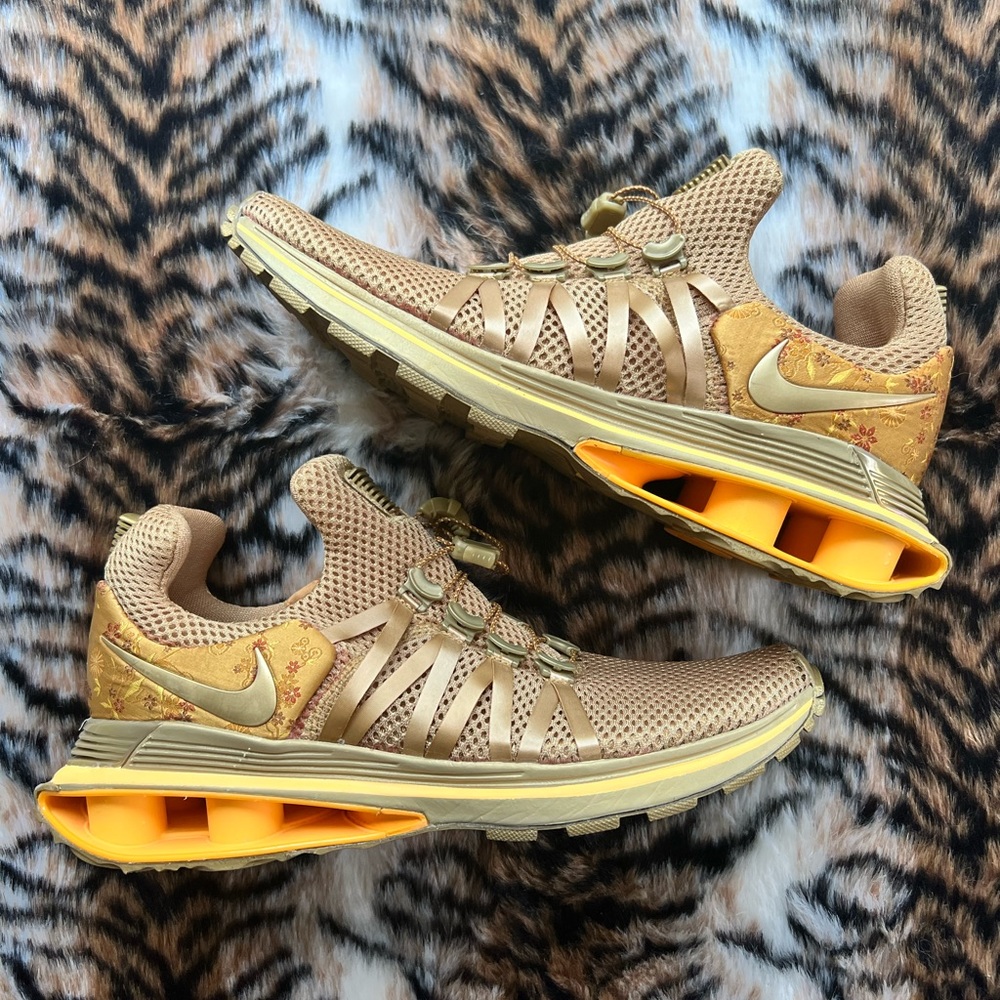 Women’s Nike Shox Gravity 'Metallic Gold'